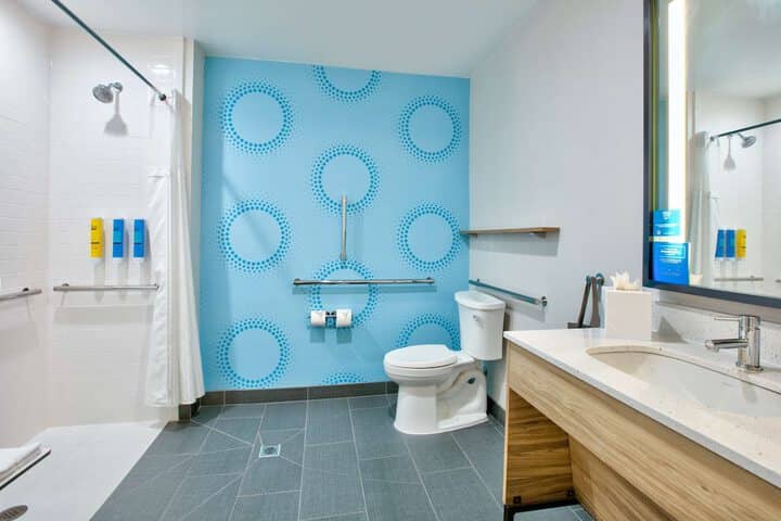 Bathroom shower